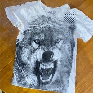 Graphic v-neck t-shirt